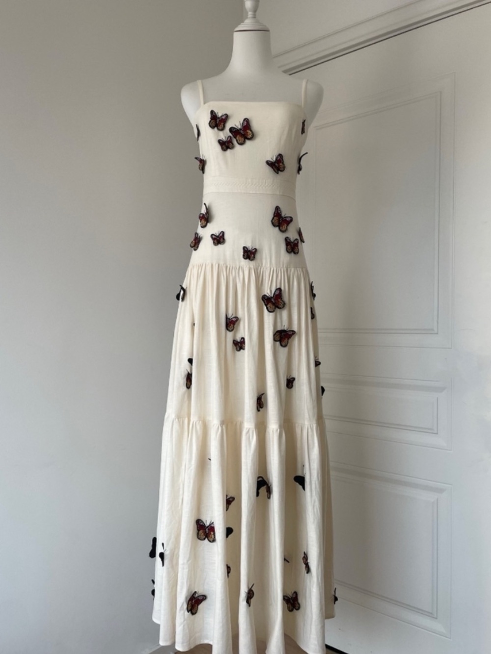 Agua By Agua Bendita Lima Monarca appliquéd tiered linen maxi dress - Picture 7 of 11